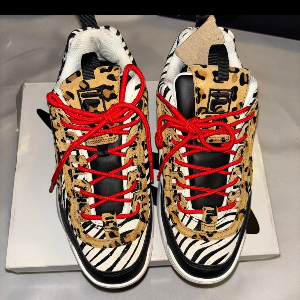 ❌❌SOLD ❌❌ EUC FILA DISRUPTOR II ANIMAL PRINT